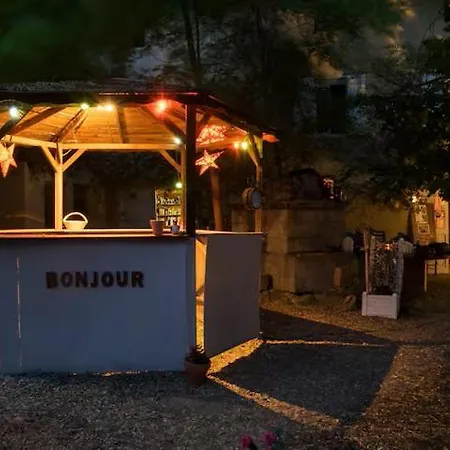 Domaine De אוהל מפואר *
